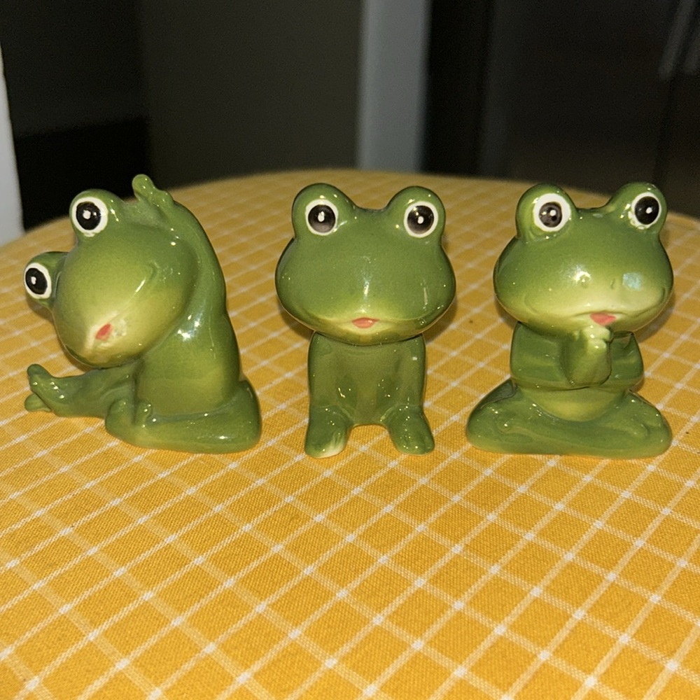 Yoga Frogs Mini Salt and Pepper Shakers
